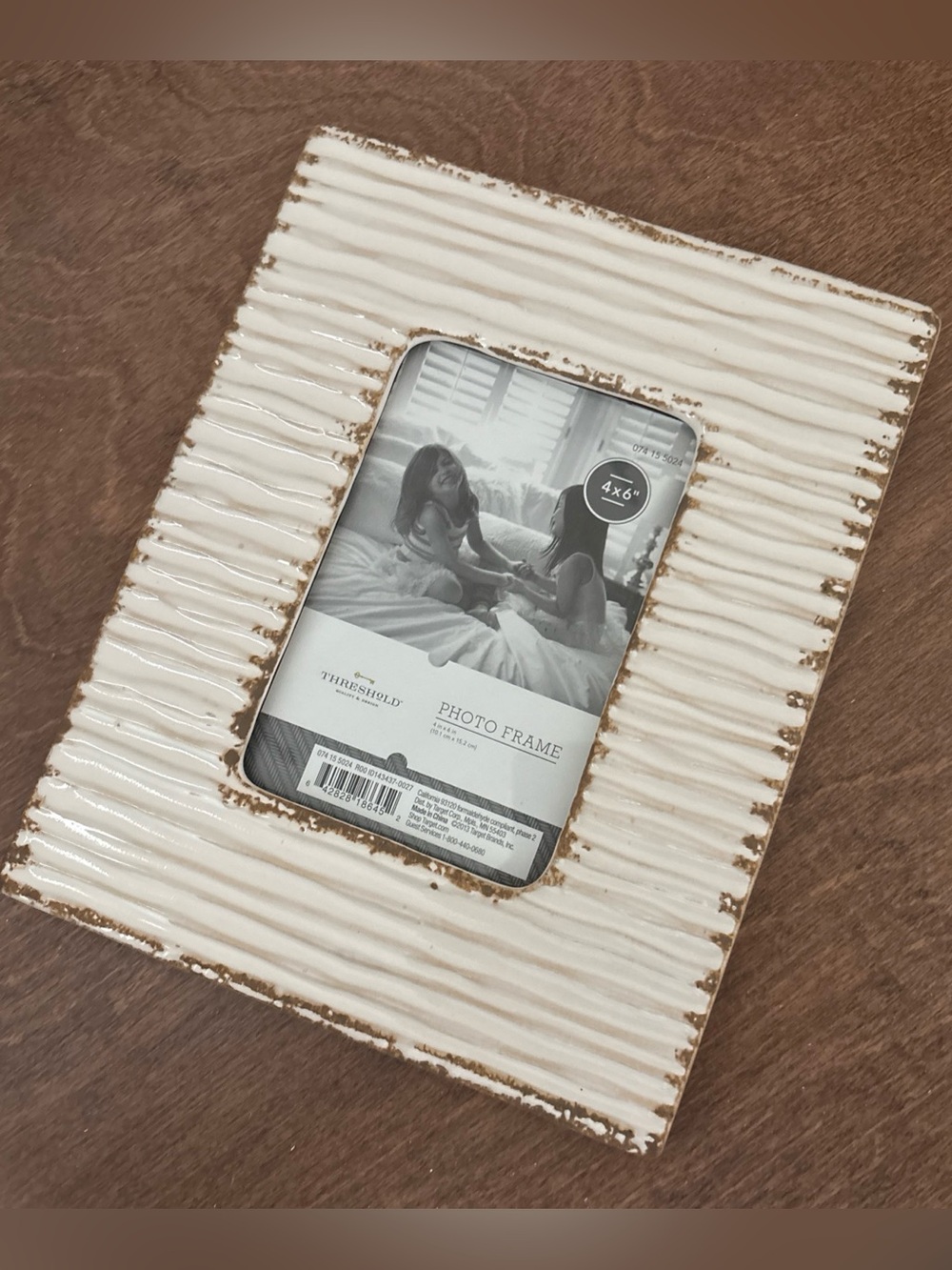 Threshold Target Rustic
Ceramic Ribbed Picture Frame
4x6 Cream White Distressed